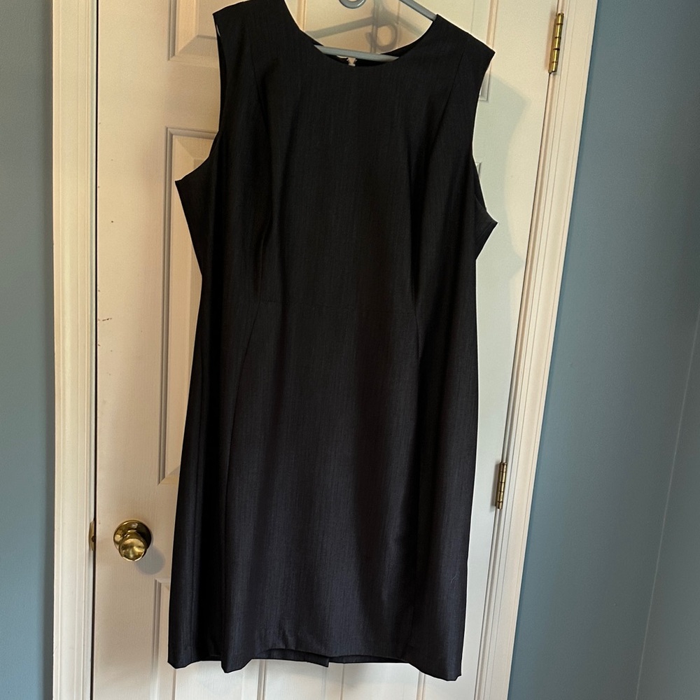 EUC Calvin Klein Sleeveless Sheath Dress Size 22